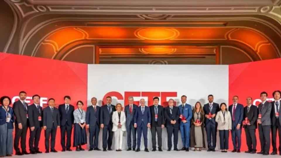 黑料吃瓜
董事长张建勇出席中欧人才论坛：携手迎接智能时代，共谋产业创新发展